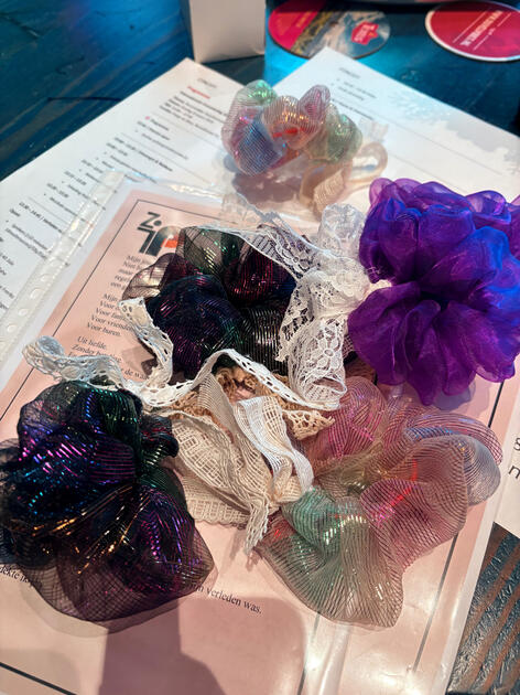 Eén geschenk. Eén moment. Een kring van vrouwen. 🌸